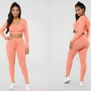 NWT Coral Wanderlust Set